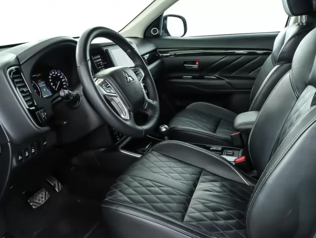 Mitsubishi Outlander 2020