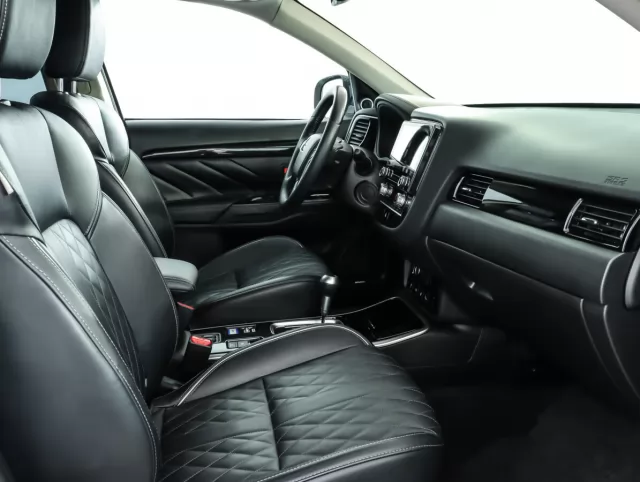Mitsubishi Outlander 2020