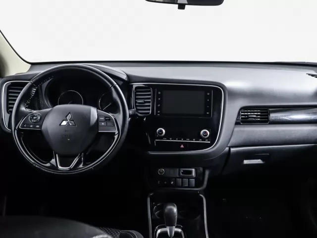 Mitsubishi Outlander 2020