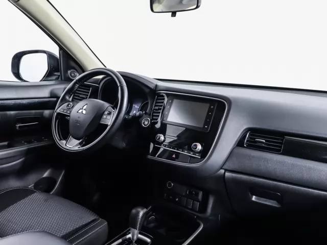 Mitsubishi Outlander 2020