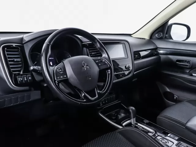 Mitsubishi Outlander 2020