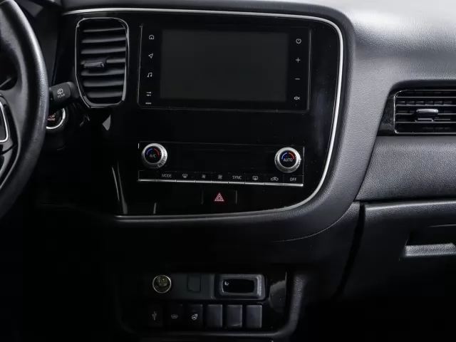 Mitsubishi Outlander 2020
