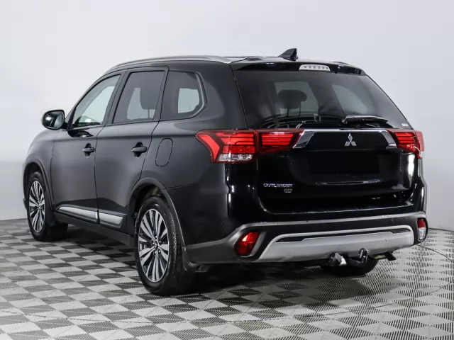 Mitsubishi Outlander 2020
