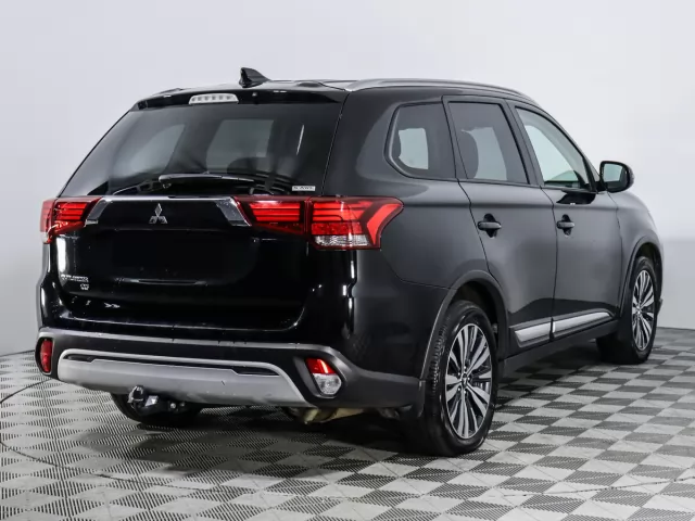 Mitsubishi Outlander 2020