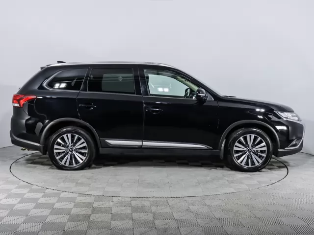 Mitsubishi Outlander 2020