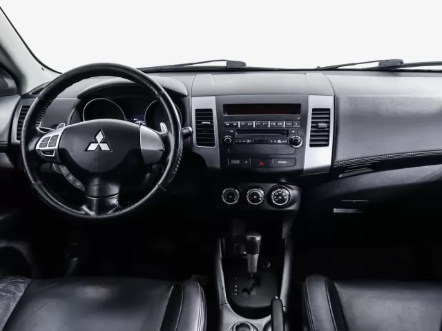 Mitsubishi Outlander 2012