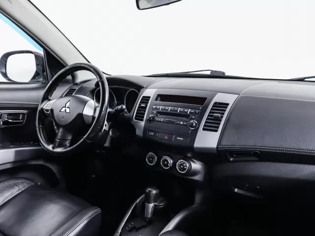 Mitsubishi Outlander 2012