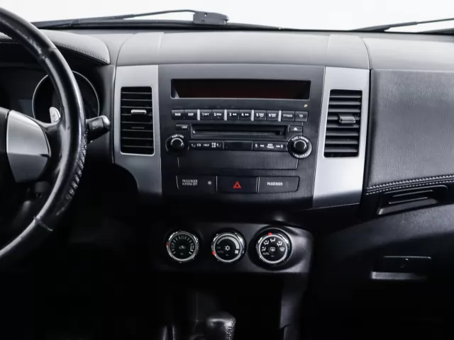 Mitsubishi Outlander 2012