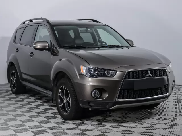 Mitsubishi Outlander 2011