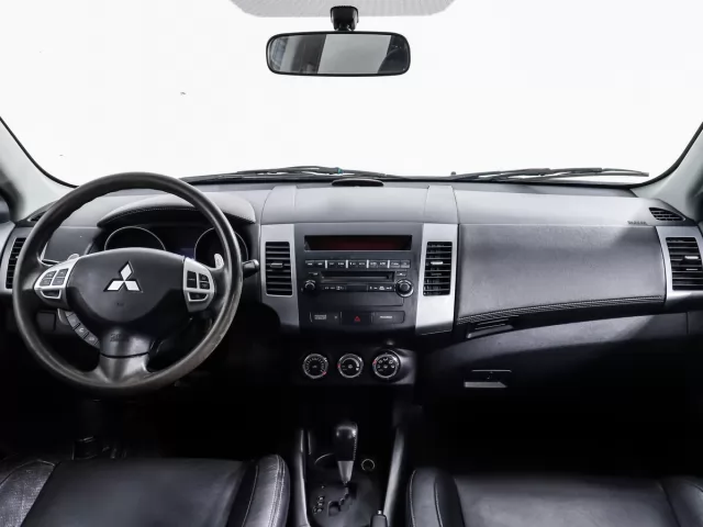 Mitsubishi Outlander 2011