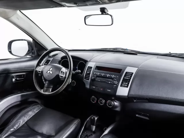 Mitsubishi Outlander 2011