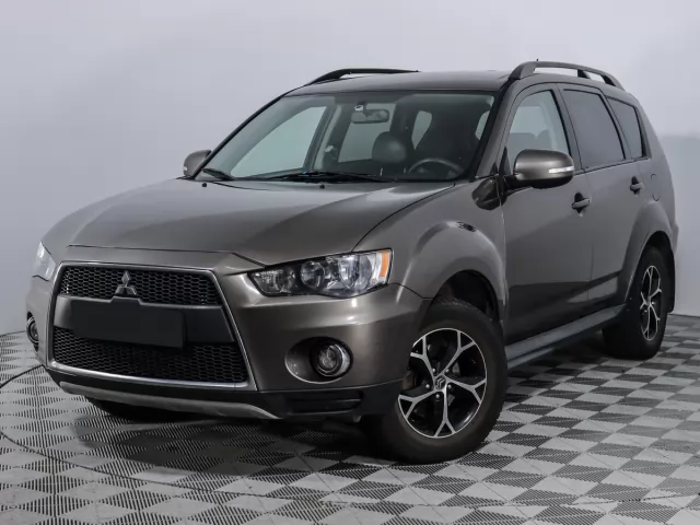 Mitsubishi Outlander 2011