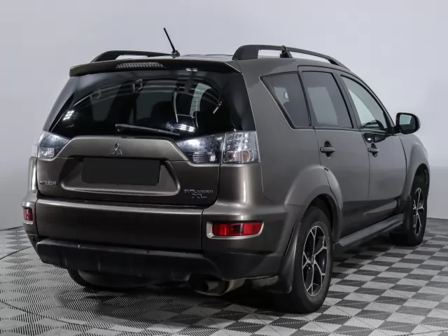 Mitsubishi Outlander 2011