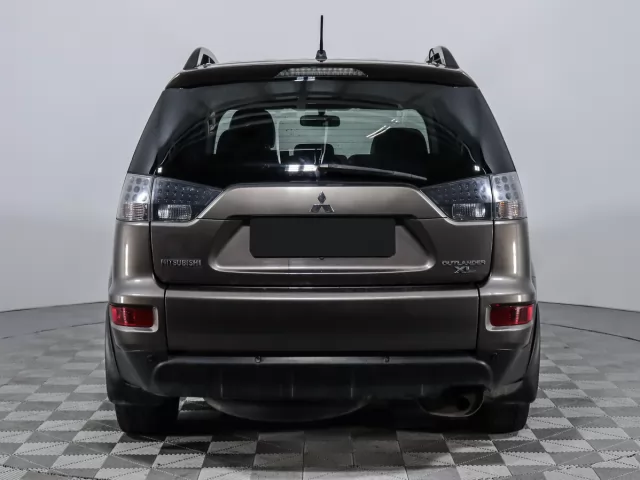 Mitsubishi Outlander 2011