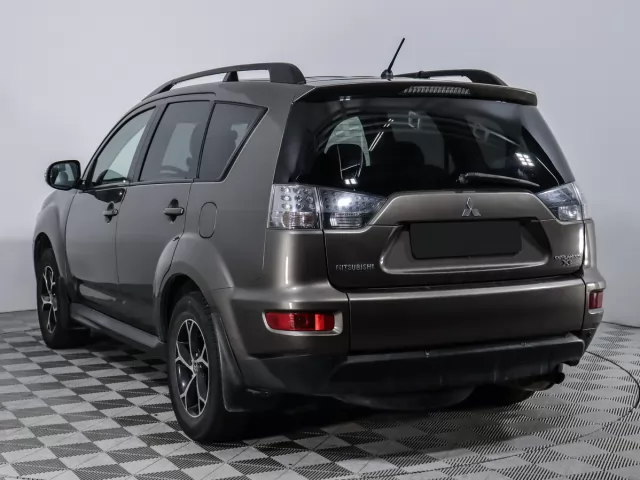 Mitsubishi Outlander 2011