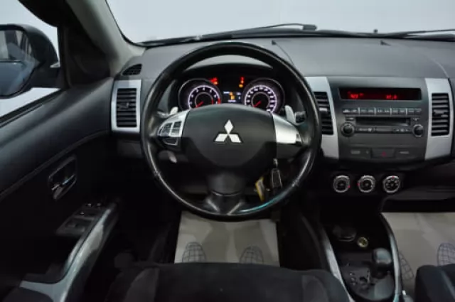 Mitsubishi Outlander 2009