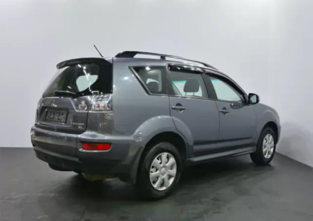 Mitsubishi Outlander 2009