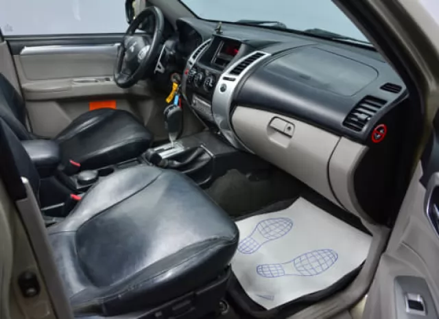 Mitsubishi Pajero Sport 2013