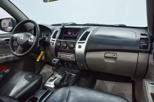 Mitsubishi Pajero Sport 2013