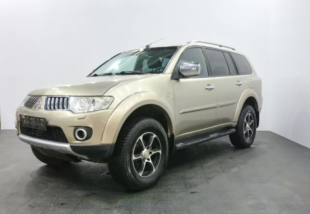 Mitsubishi Pajero Sport 2013