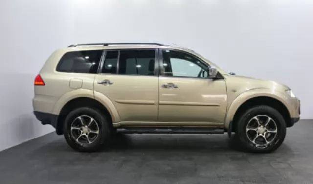 Mitsubishi Pajero Sport 2013