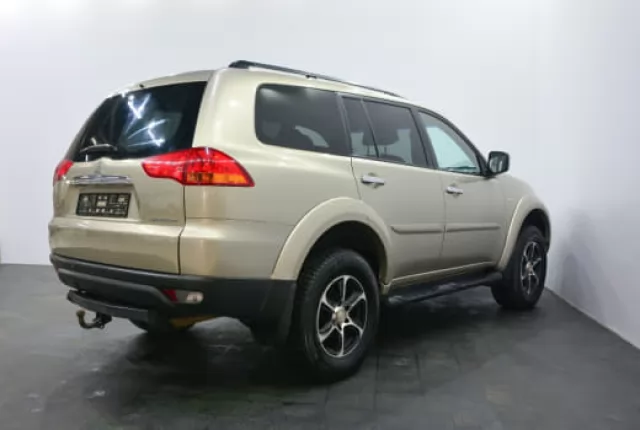 Mitsubishi Pajero Sport 2013
