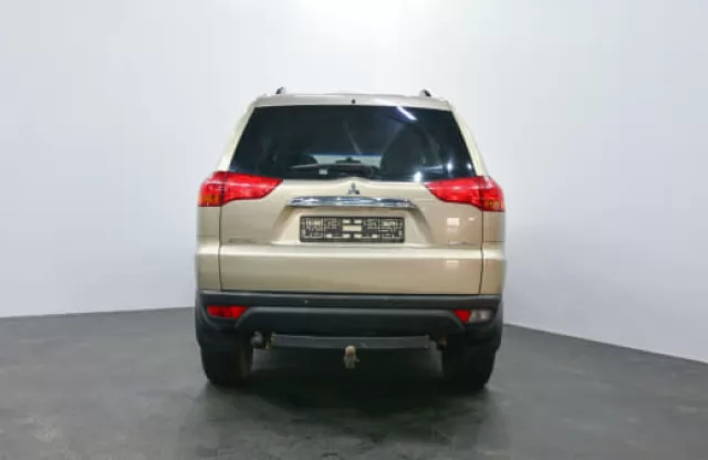 Mitsubishi Pajero Sport 2013