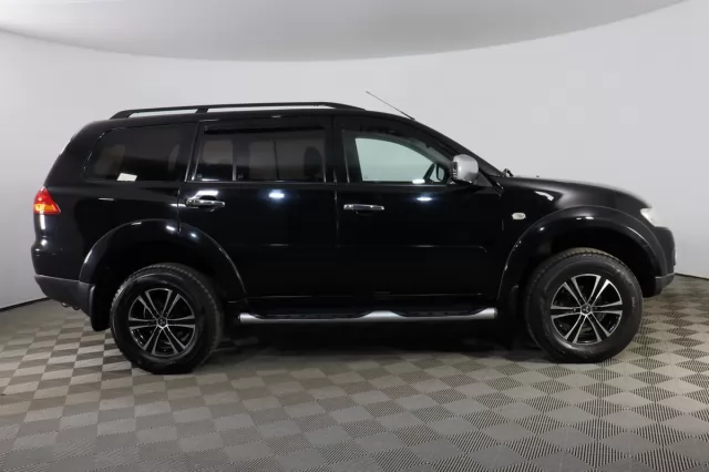Mitsubishi Pajero Sport 2012