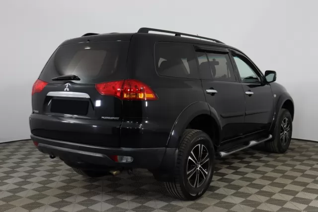 Mitsubishi Pajero Sport 2012