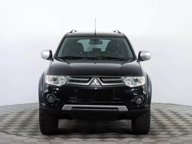 Mitsubishi Pajero Sport 2015