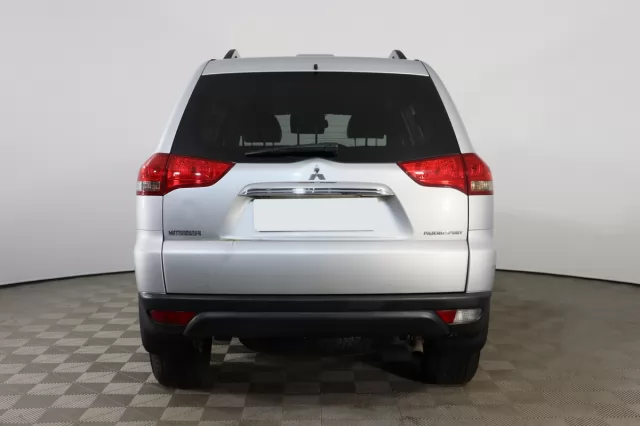 Mitsubishi Pajero Sport 2016