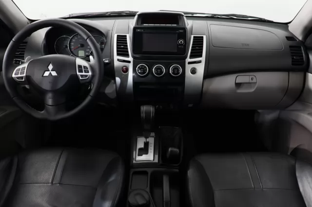Mitsubishi Pajero Sport 2016