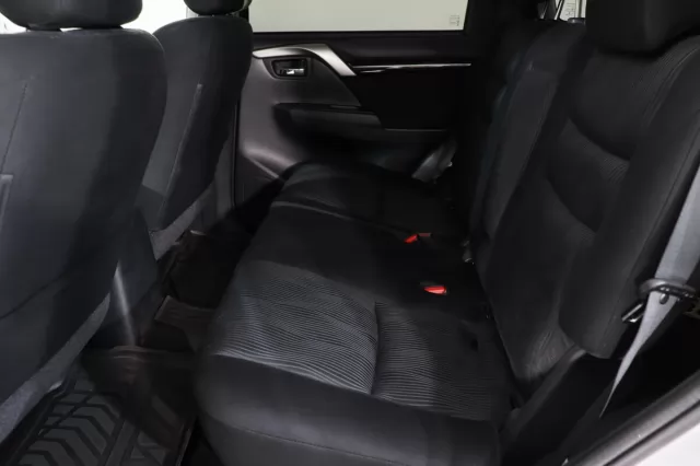 Mitsubishi Pajero Sport 2016