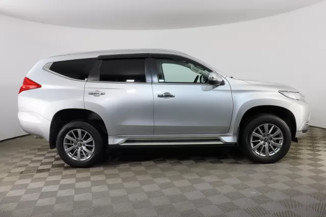 Mitsubishi Pajero Sport 2016