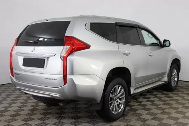 Mitsubishi Pajero Sport 2016