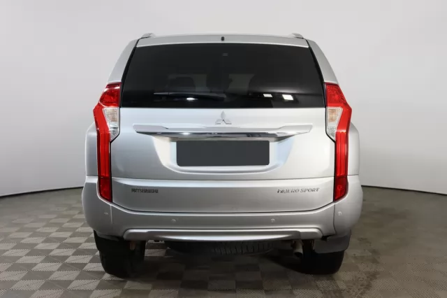 Mitsubishi Pajero Sport 2016