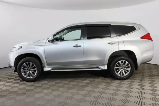 Mitsubishi Pajero Sport 2016