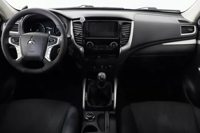 Mitsubishi Pajero Sport 2016