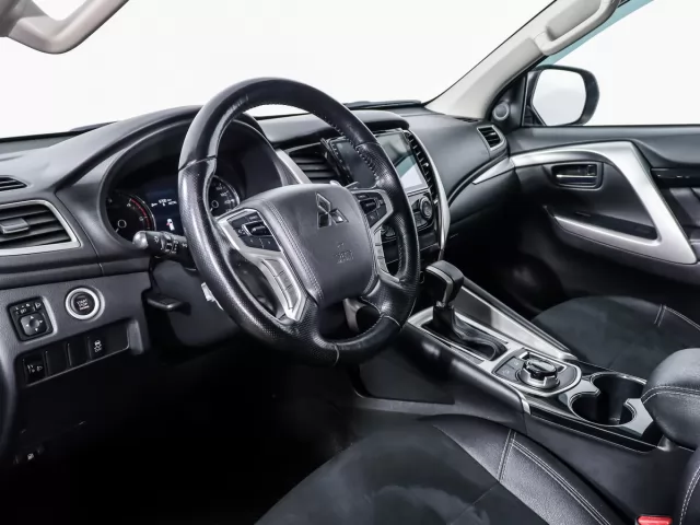 Mitsubishi Pajero Sport 2021