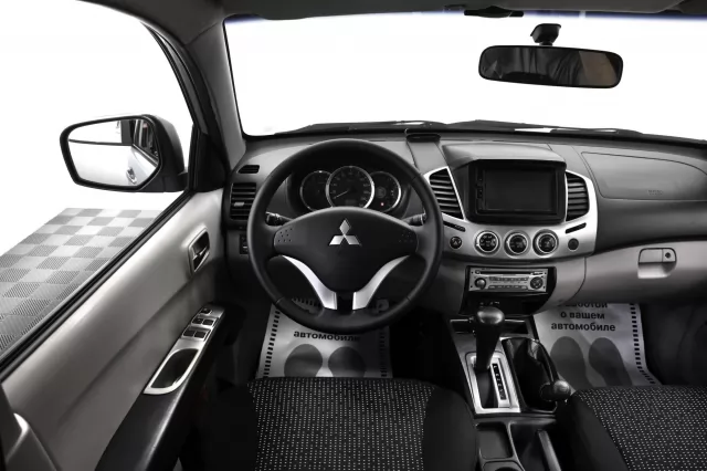 Mitsubishi L200 2011