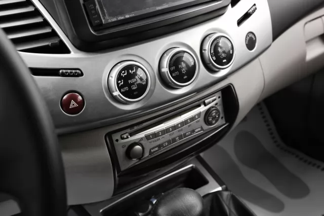 Mitsubishi L200 2011