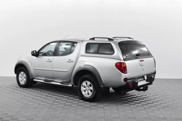 Mitsubishi L200 2011