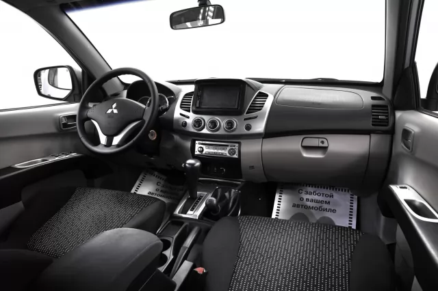 Mitsubishi L200 2011