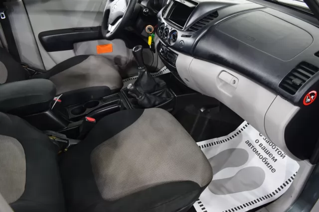 Mitsubishi L200 2006