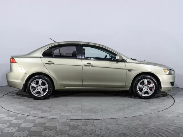 Mitsubishi Lancer 2011