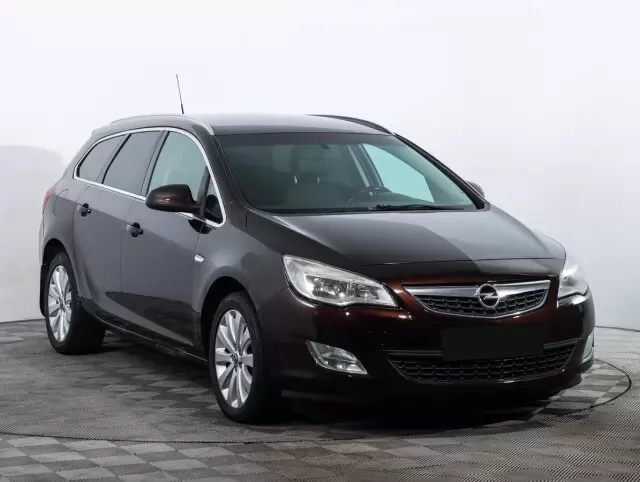 Opel Astra 2011