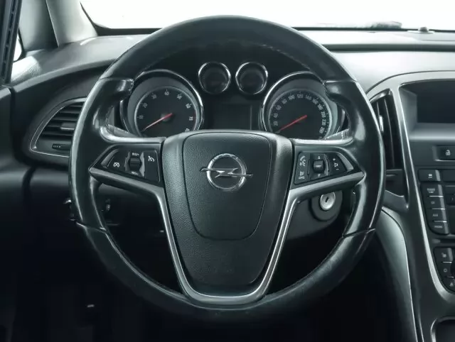Opel Astra 2011