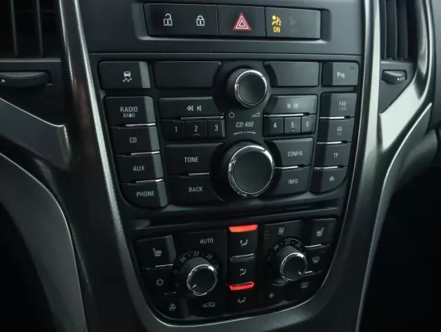 Opel Astra 2011