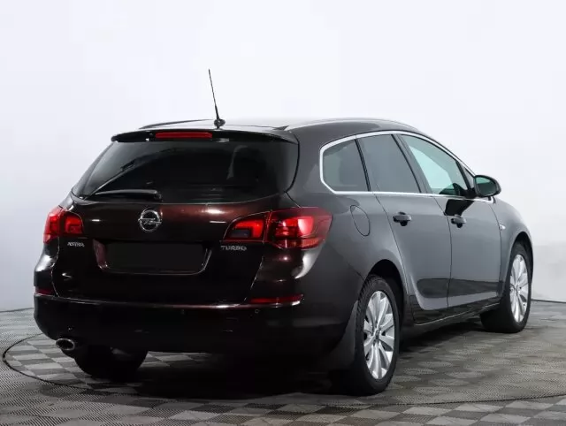 Opel Astra 2011