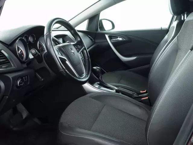 Opel Astra 2011